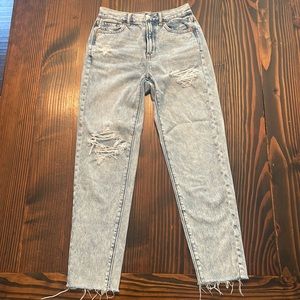 Light Wash Mom Jeans Size 0